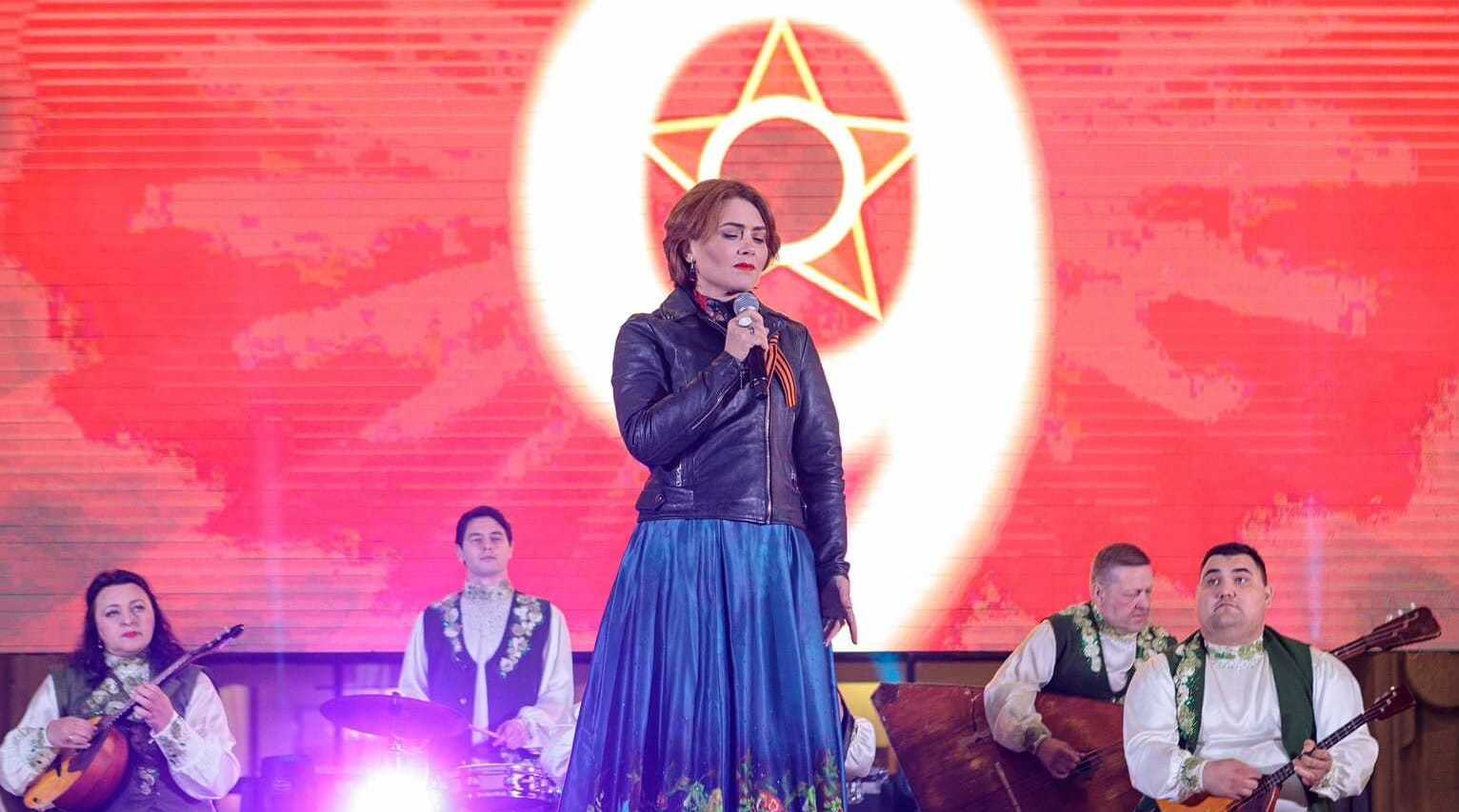 Артисты Ансамбля «Мирас» выступили на различных площадках в День Победы
